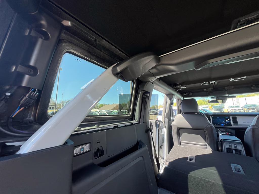 2026 Avalanche Gray Ford Bronco Outer Banks 4X4 SUV