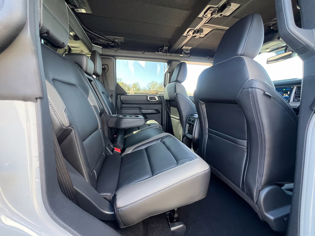 2026 Avalanche Gray Ford Bronco Outer Banks 4X4 SUV