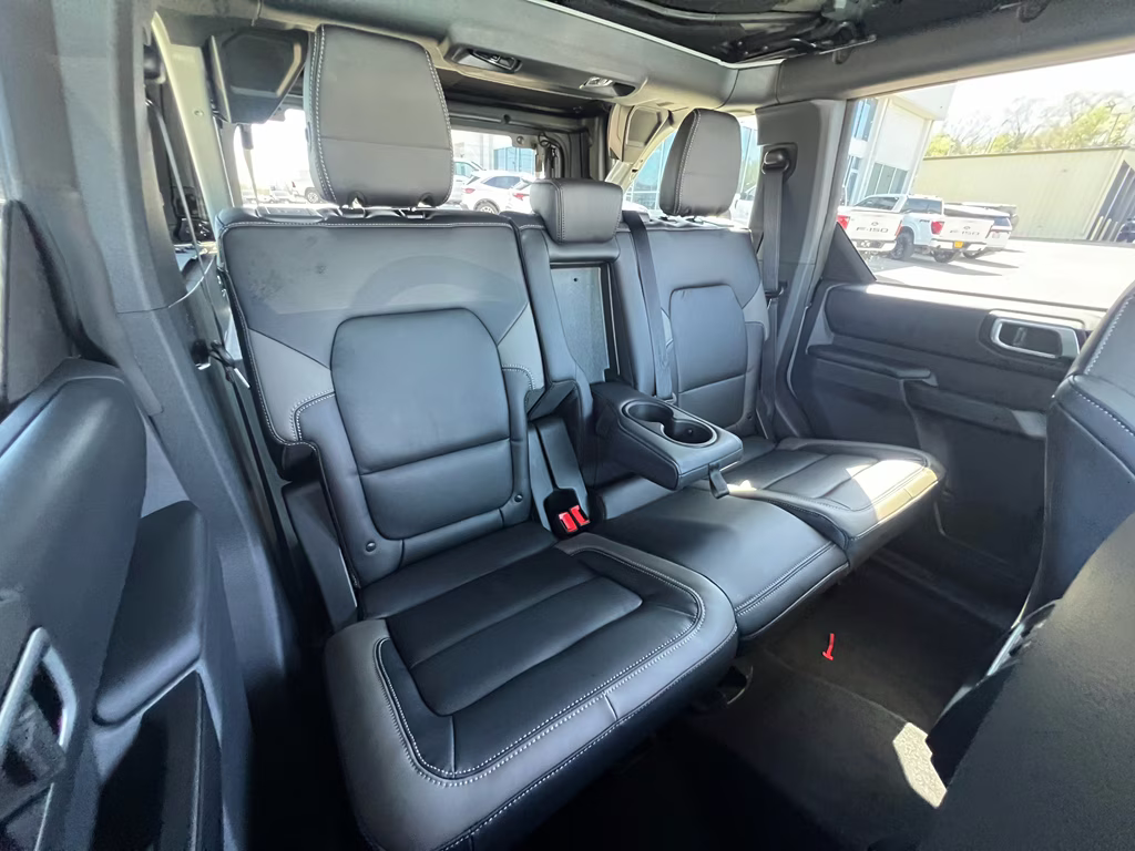 2026 Avalanche Gray Ford Bronco Outer Banks 4X4 SUV