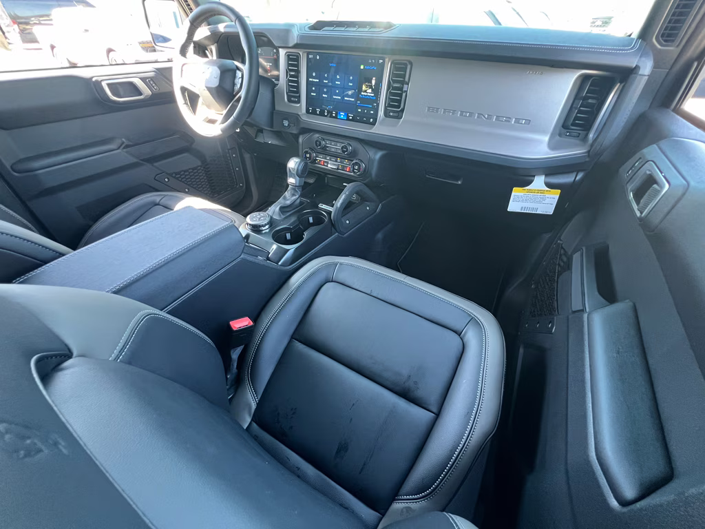 2026 Avalanche Gray Ford Bronco Outer Banks 4X4 SUV