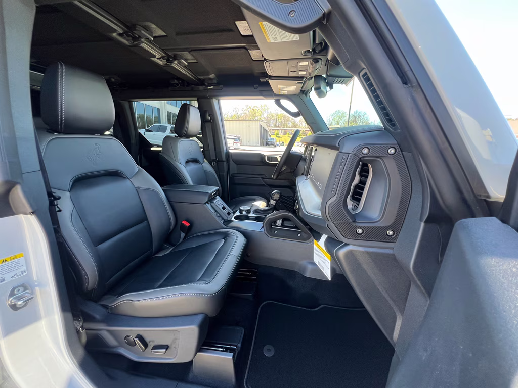 2026 Avalanche Gray Ford Bronco Outer Banks 4X4 SUV