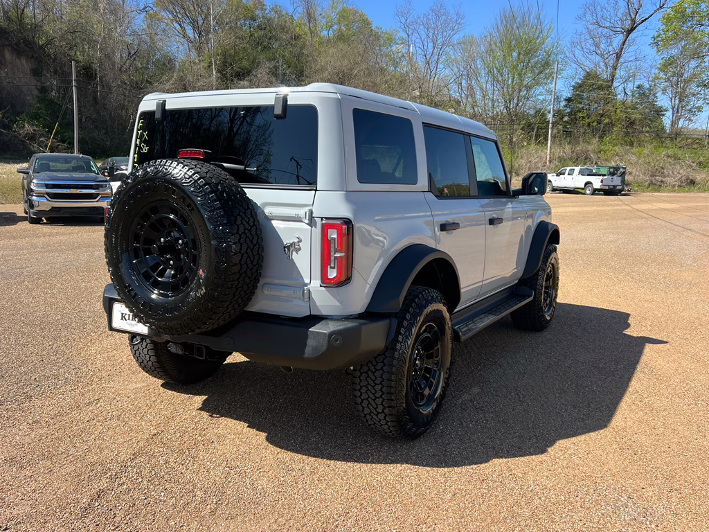 2026 Avalanche Gray Ford Bronco Outer Banks 4X4 SUV