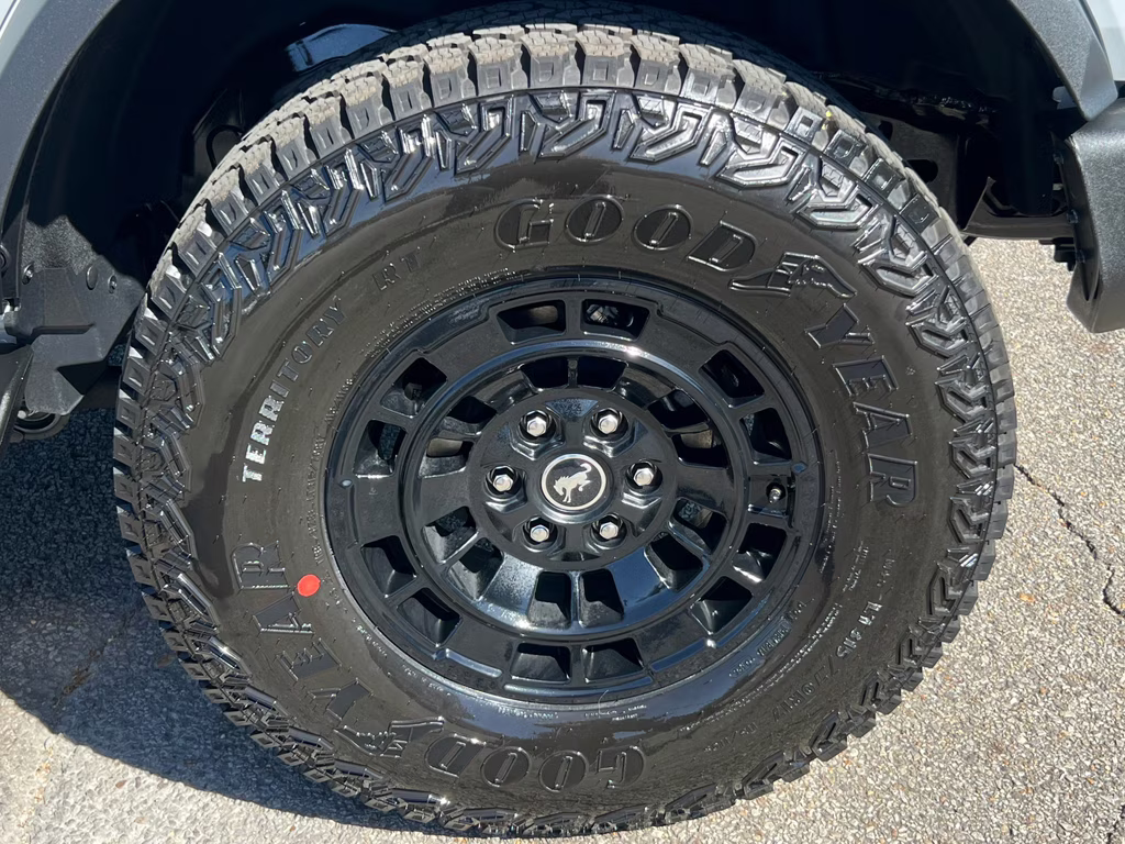 2026 Avalanche Gray Ford Bronco Outer Banks 4X4 SUV
