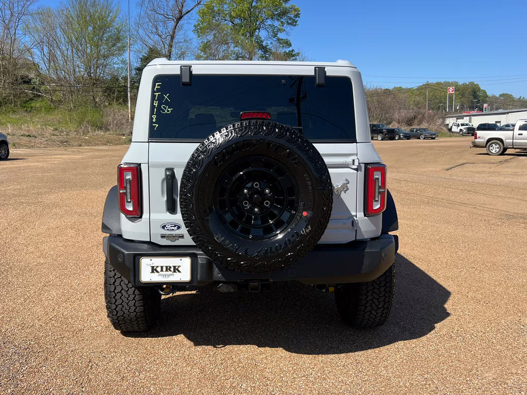 2026 Avalanche Gray Ford Bronco Outer Banks 4X4 SUV