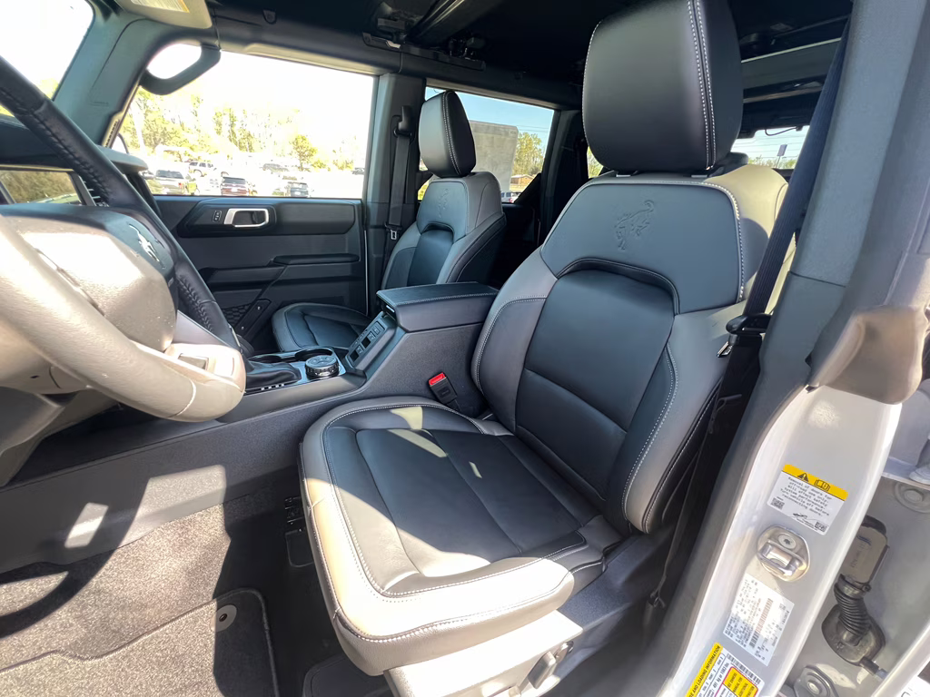 2026 Avalanche Gray Ford Bronco Outer Banks 4X4 SUV