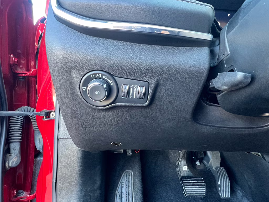 2022 Redline Pearlcoat Jeep Compass (RED) Edition 4X4 SUV