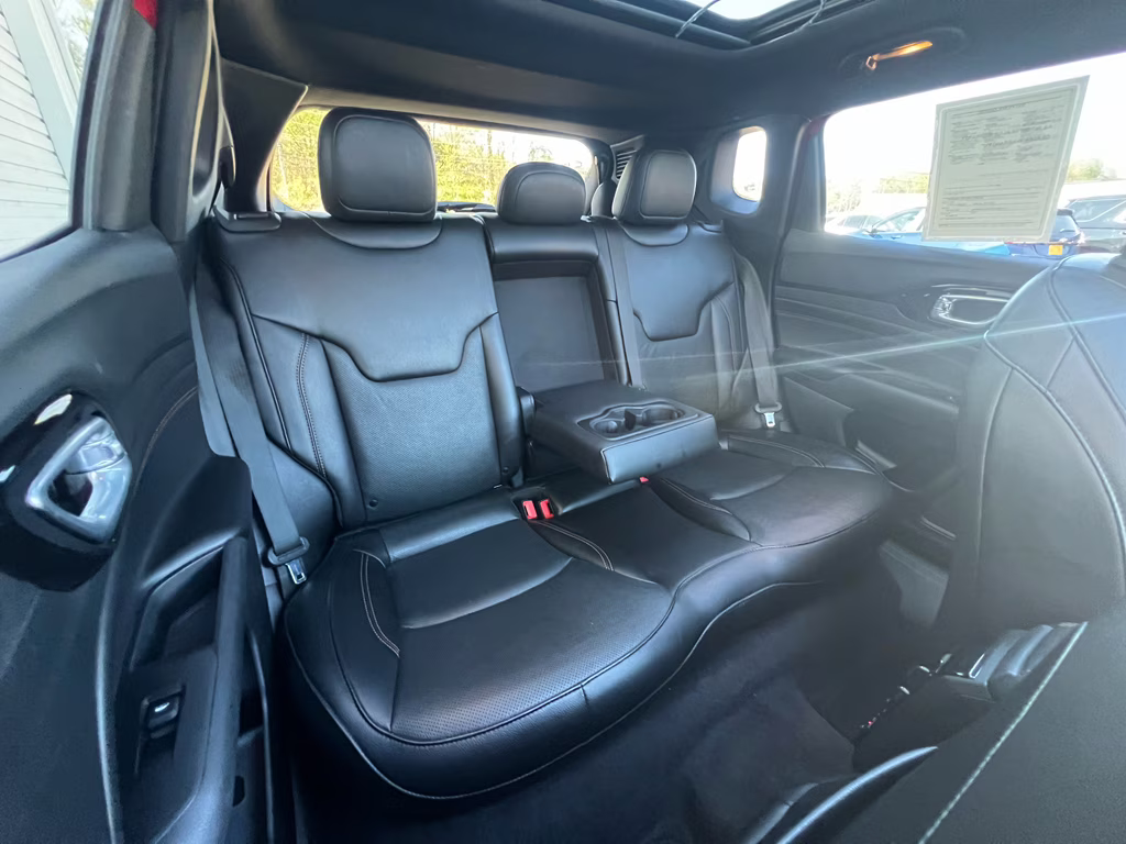 2022 Redline Pearlcoat Jeep Compass (RED) Edition 4X4 SUV