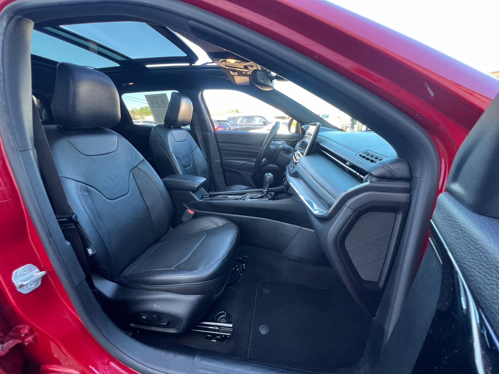 2022 Redline Pearlcoat Jeep Compass (RED) Edition 4X4 SUV