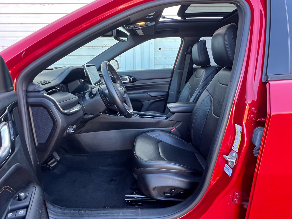 2022 Redline Pearlcoat Jeep Compass (RED) Edition 4X4 SUV