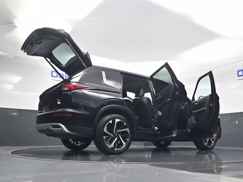 2024 Labrador Black Pearl Mitsubishi Outlander SE Black Edition FWD SUV