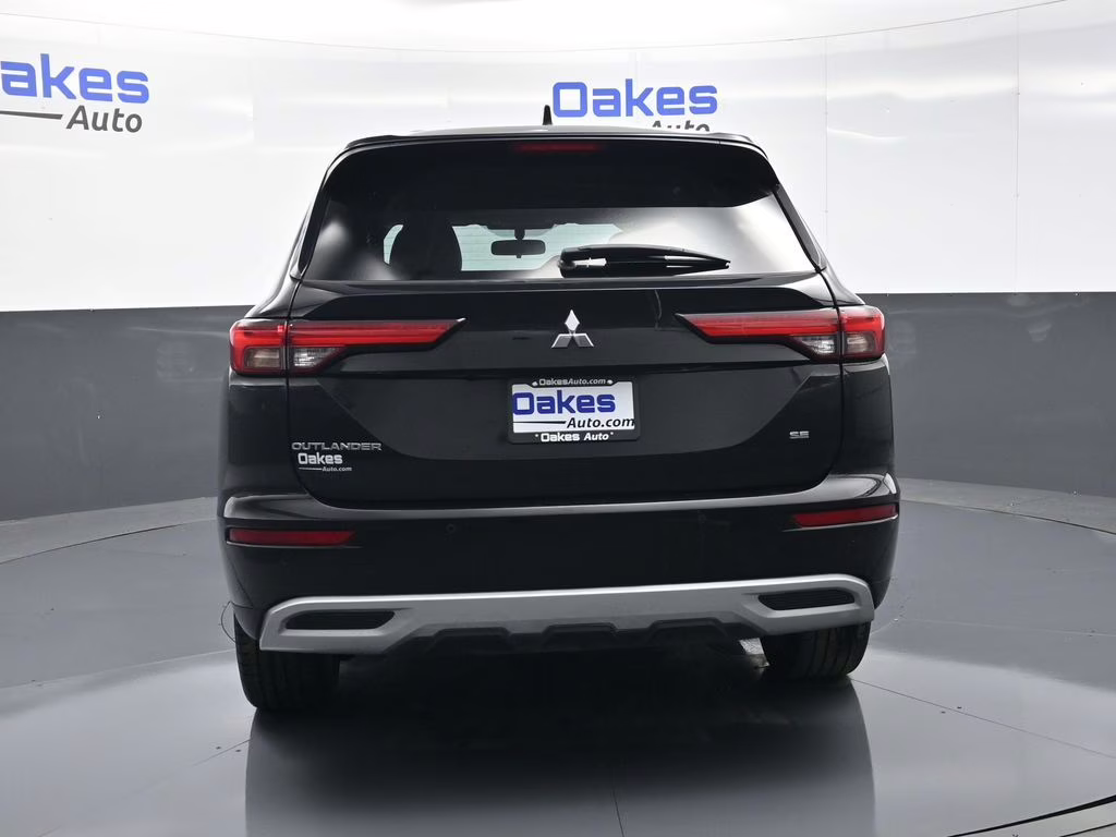 2024 Labrador Black Pearl Mitsubishi Outlander SE Black Edition FWD SUV