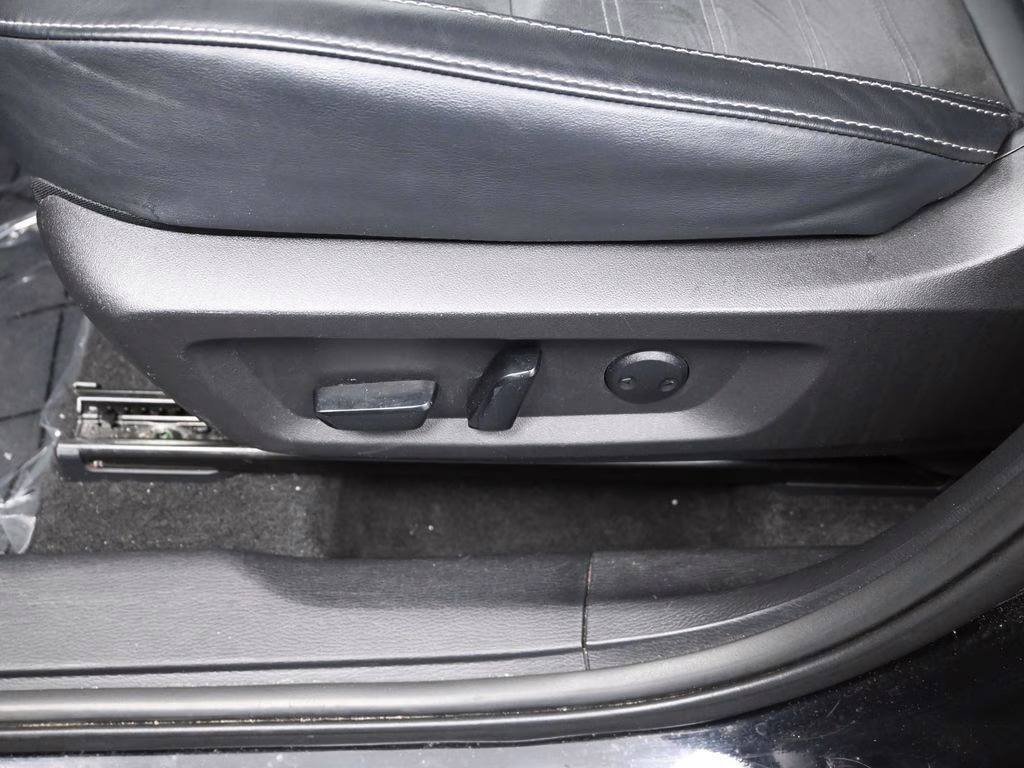 2024 Labrador Black Pearl Mitsubishi Outlander SE Black Edition FWD SUV