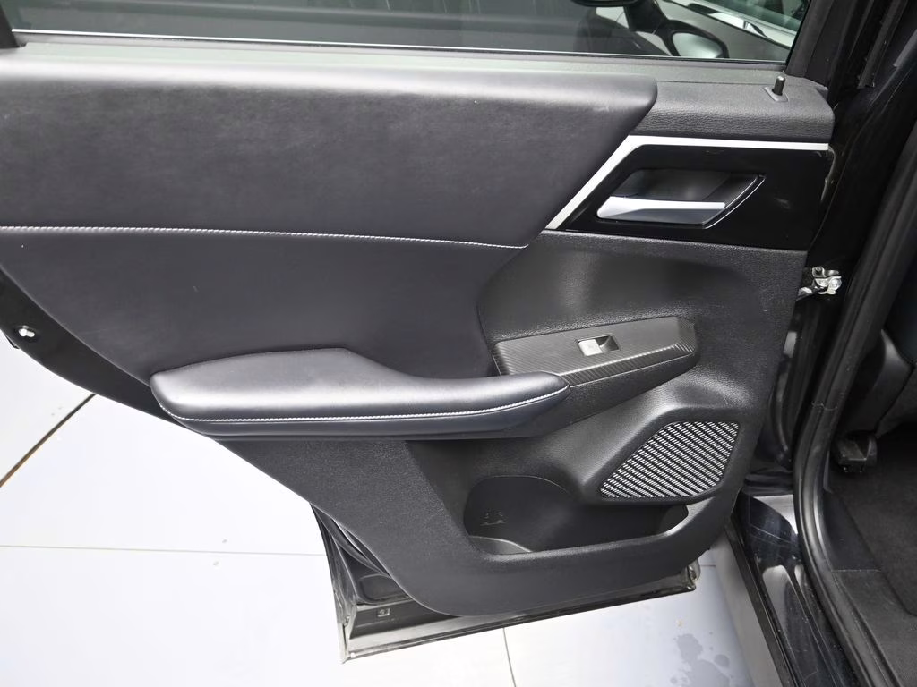 2024 Labrador Black Pearl Mitsubishi Outlander SE Black Edition FWD SUV