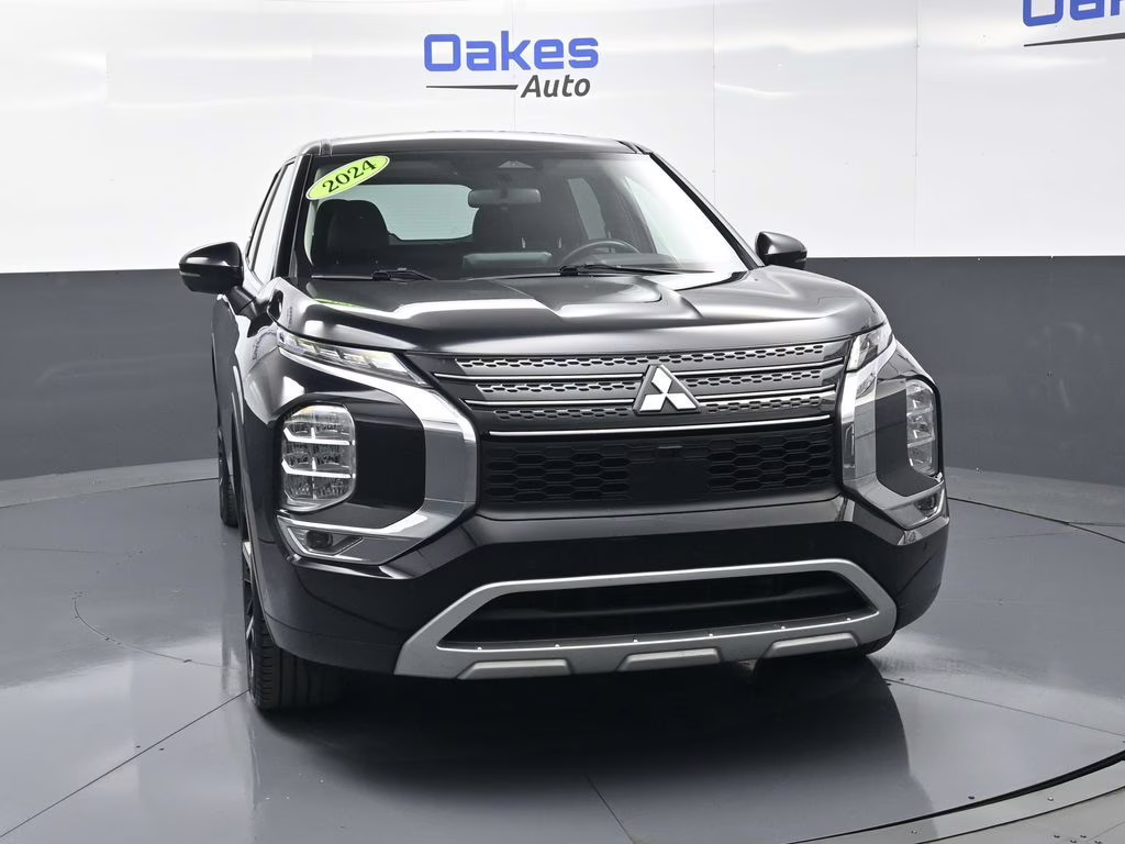 2024 Labrador Black Pearl Mitsubishi Outlander SE Black Edition FWD SUV