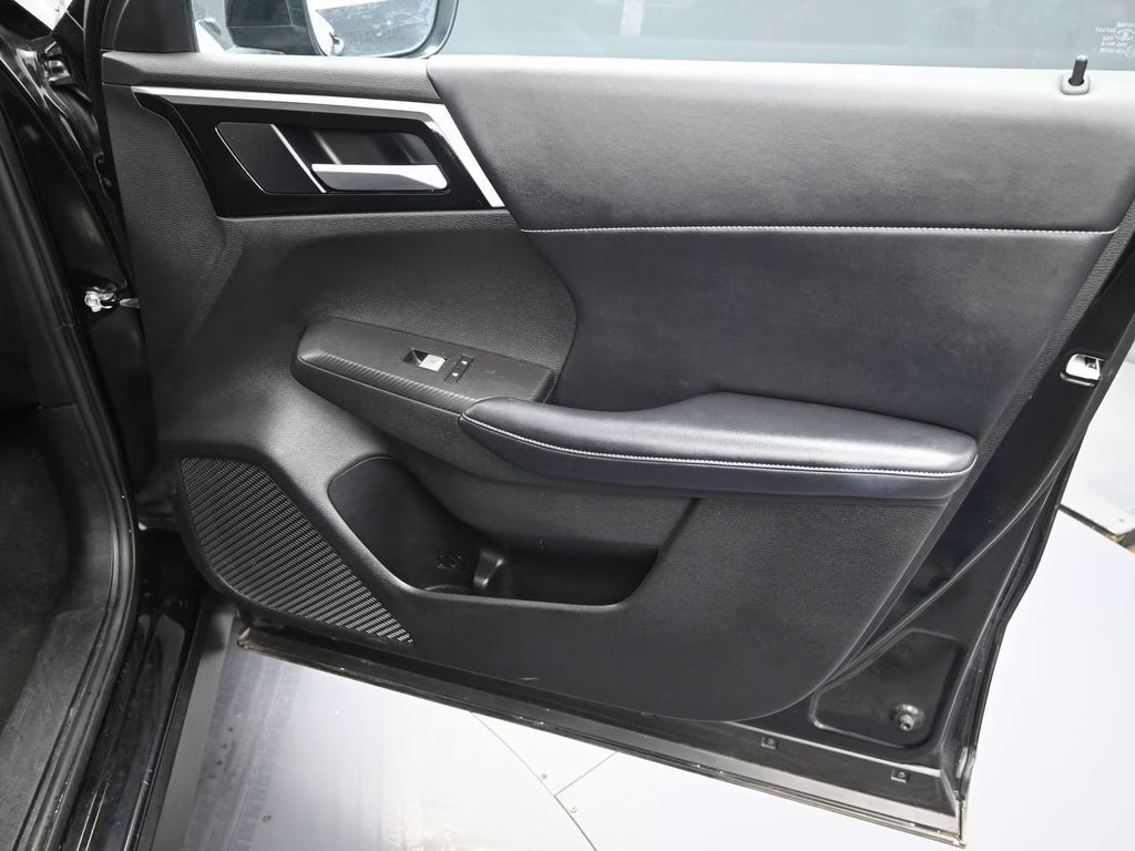 2024 Labrador Black Pearl Mitsubishi Outlander SE Black Edition FWD SUV