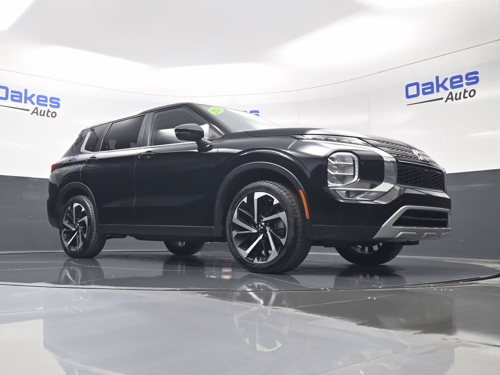 2024 Labrador Black Pearl Mitsubishi Outlander SE Black Edition FWD SUV