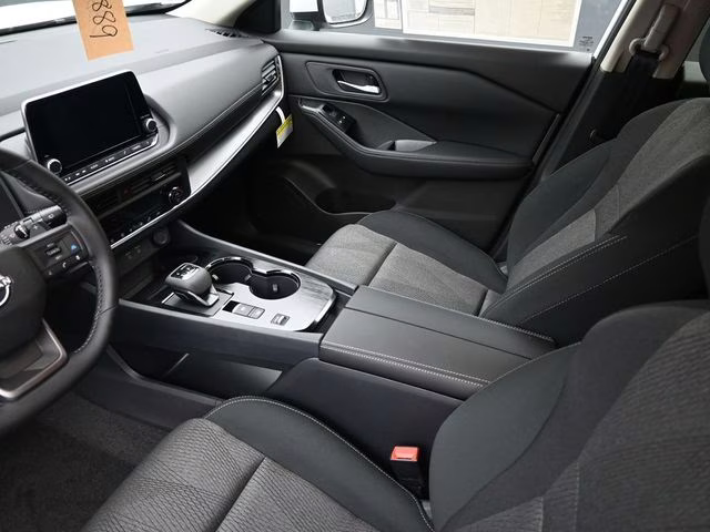 2026 Everest White Pearl Tricoat Nissan Rogue SV FWD SUV