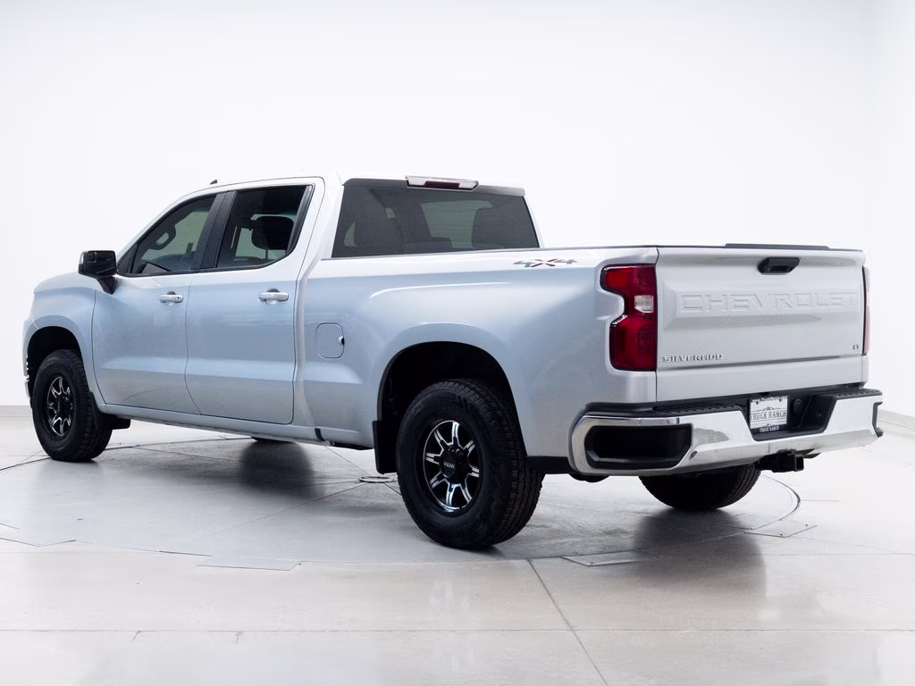 2020 Silver Chevrolet Silverado 1500 LT 4X4 Truck