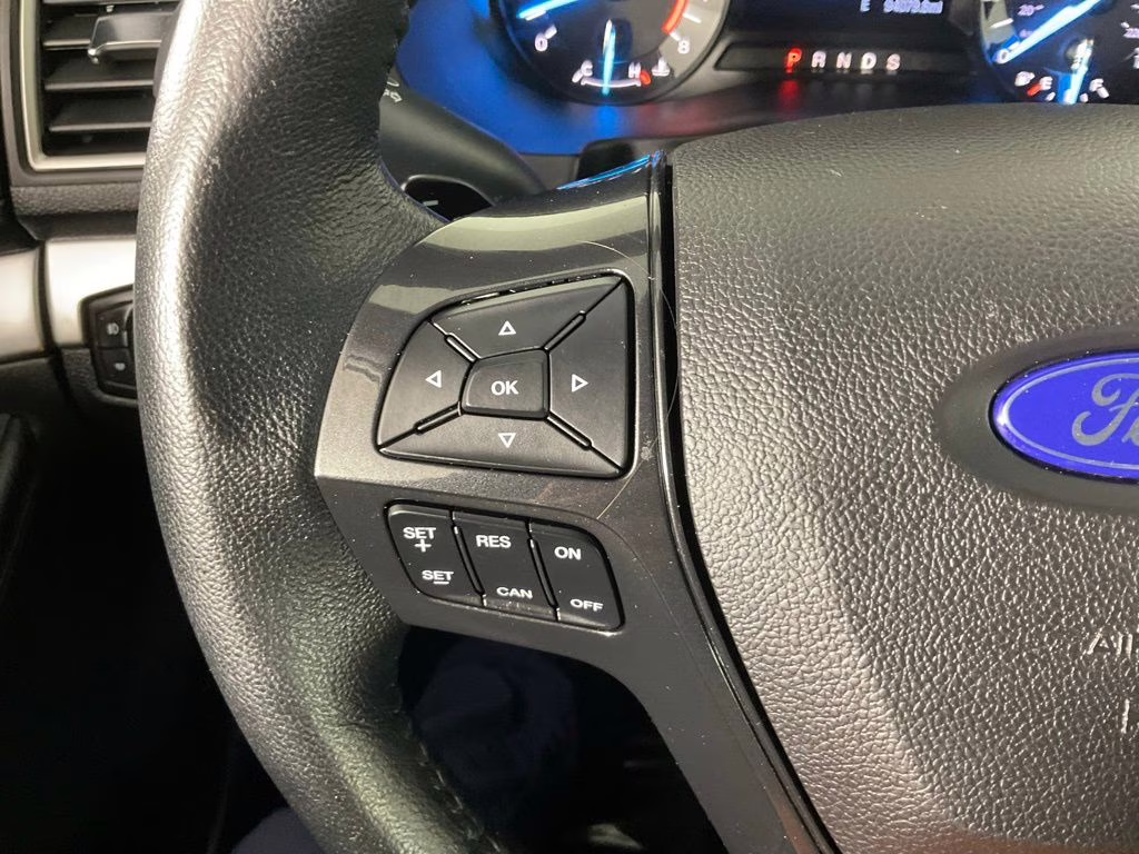 2017 Oxford White Ford Explorer XLT FWD SUV