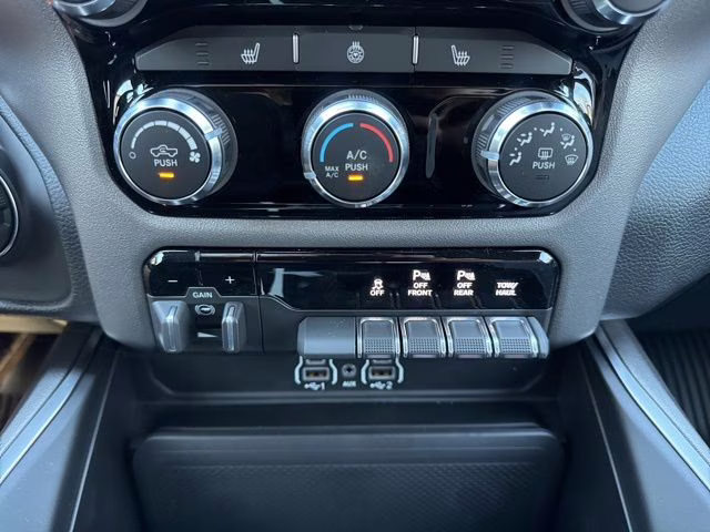 2026 Crystal Metallic Ram 1500 Big Horn/Lone Star 4X4 Truck