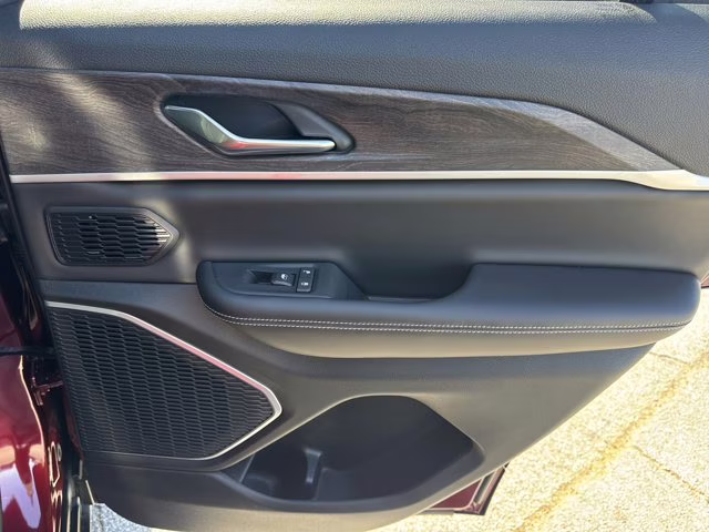 2026 Velvet Red Pearlcoat Jeep Grand Cherokee Limited 4X4 SUV