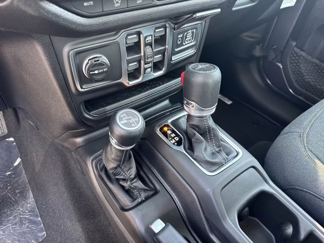 2026 Granite Crystal Metallic Clearcoat Jeep Gladiator Sport 4X4 Truck