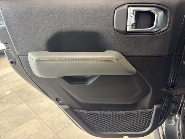 2026 Granite Crystal Metallic Clearcoat Jeep Gladiator Mojave X 4X4 Truck