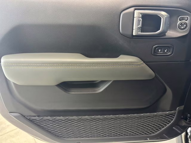 2026 Granite Crystal Metallic Clearcoat Jeep Gladiator Mojave X 4X4 Truck