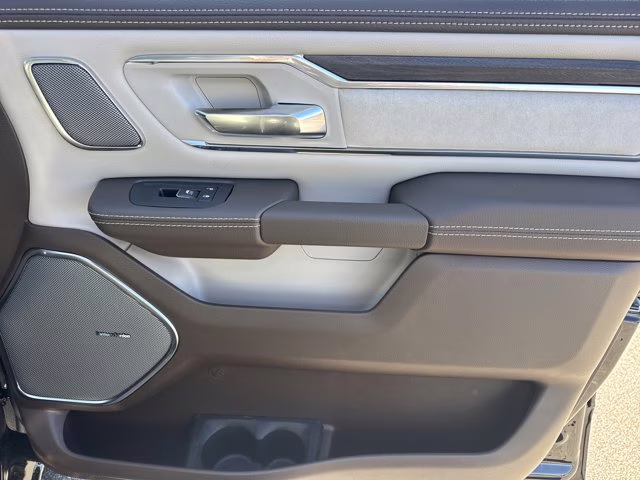 2026 Diamond Black Crystal Pearlcoat Ram 1500 Laramie 4X4 Truck