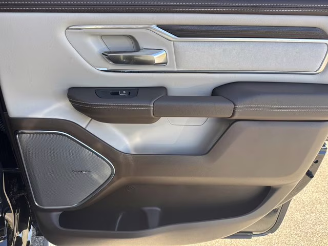 2026 Diamond Black Crystal Pearlcoat Ram 1500 Laramie 4X4 Truck