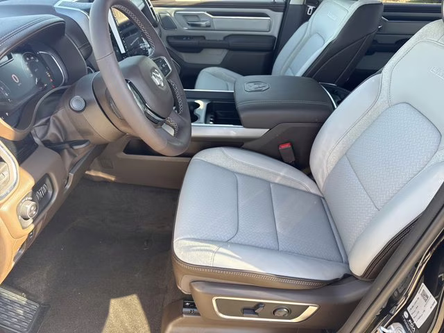 2026 Diamond Black Crystal Pearlcoat Ram 1500 Laramie 4X4 Truck