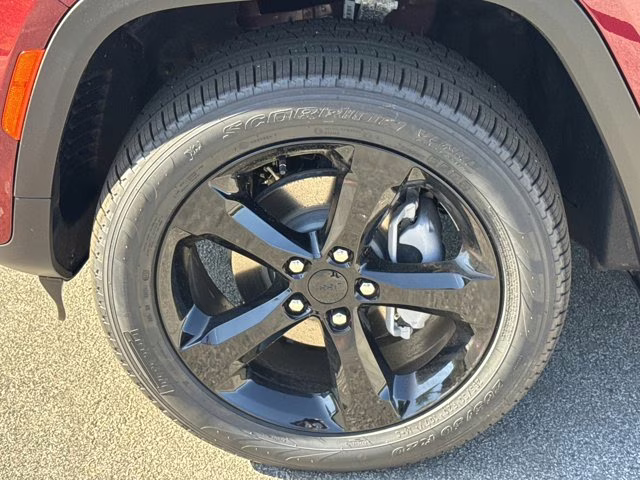 2026 Velvet Red Pearlcoat Jeep Grand Cherokee Limited 4X4 SUV