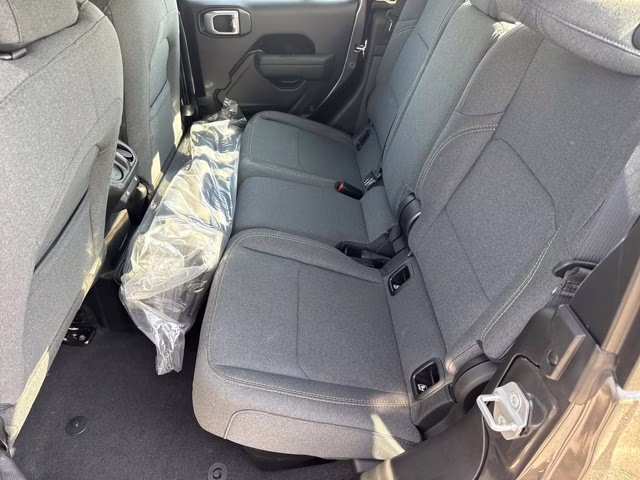 2026 Granite Crystal Metallic Clearcoat Jeep Gladiator Sport 4X4 Truck