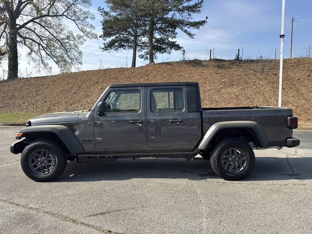 2026 Granite Crystal Metallic Clearcoat Jeep Gladiator Sport 4X4 Truck