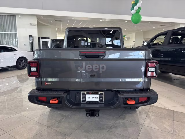 2026 Granite Crystal Metallic Clearcoat Jeep Gladiator Mojave X 4X4 Truck