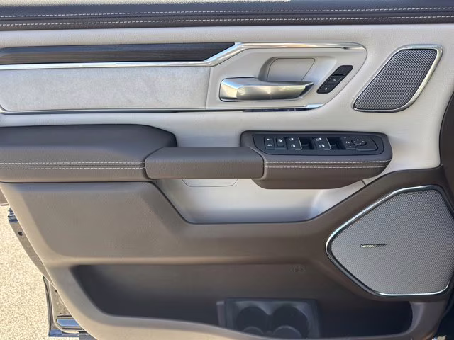 2026 Diamond Black Crystal Pearlcoat Ram 1500 Laramie 4X4 Truck