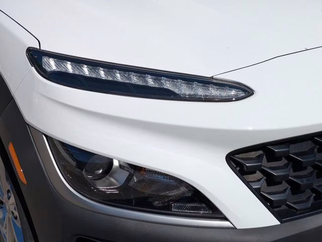 2022 Lunar White Hyundai Kona SEL FWD SUV