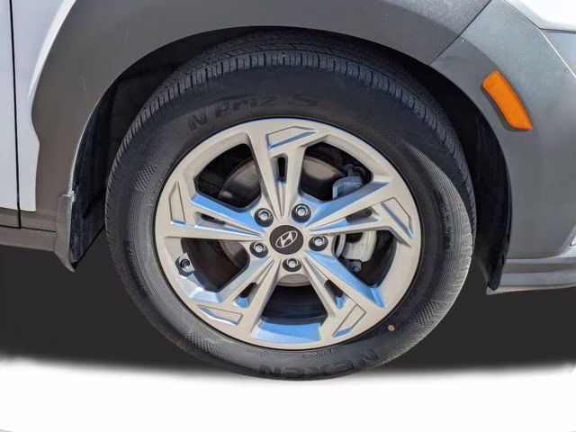 2022 Lunar White Hyundai Kona SEL FWD SUV