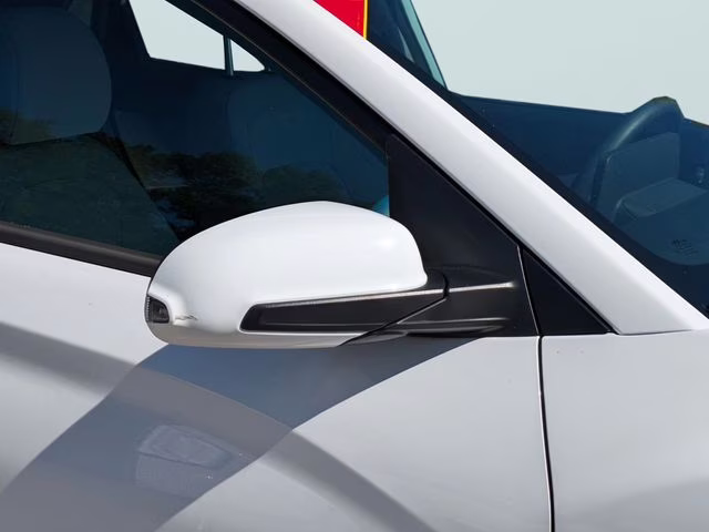 2022 Lunar White Hyundai Kona SEL FWD SUV