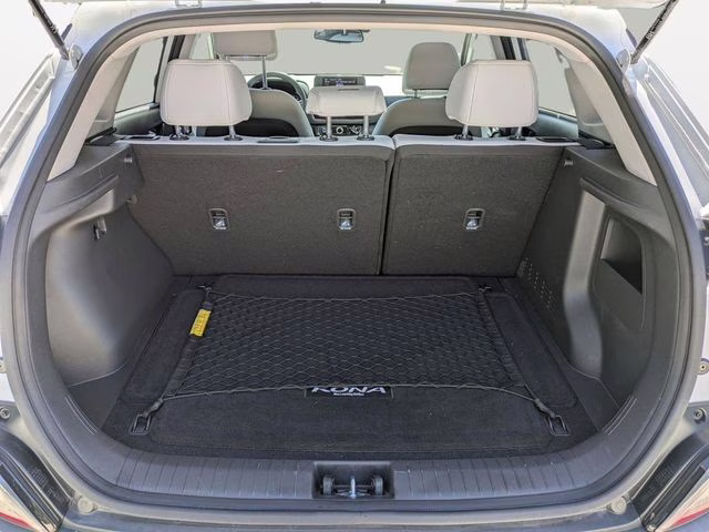 2022 Lunar White Hyundai Kona SEL FWD SUV