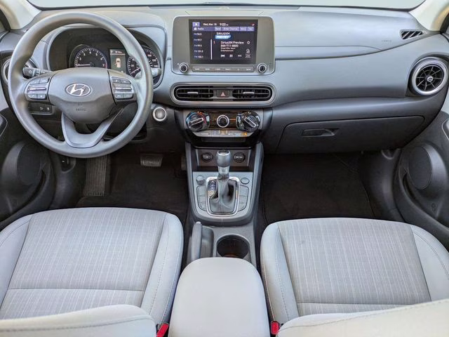 2022 Lunar White Hyundai Kona SEL FWD SUV