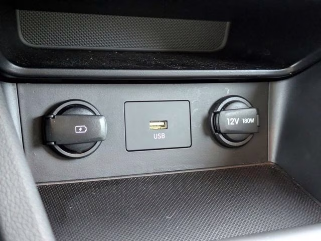 2022 Lunar White Hyundai Kona SEL FWD SUV