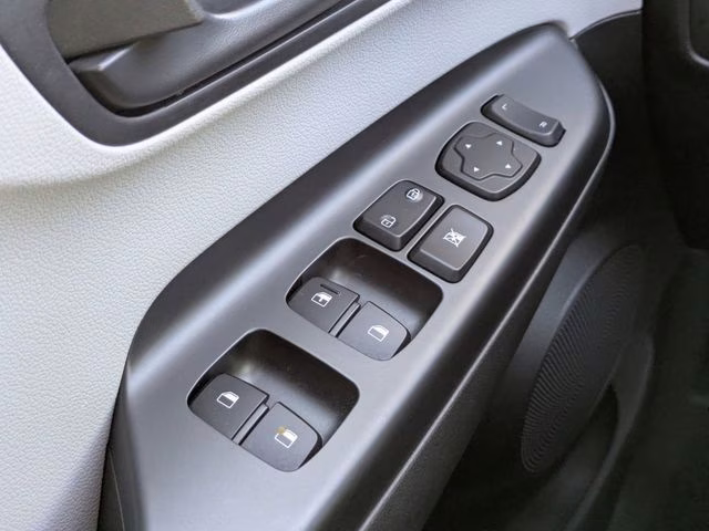 2022 Lunar White Hyundai Kona SEL FWD SUV