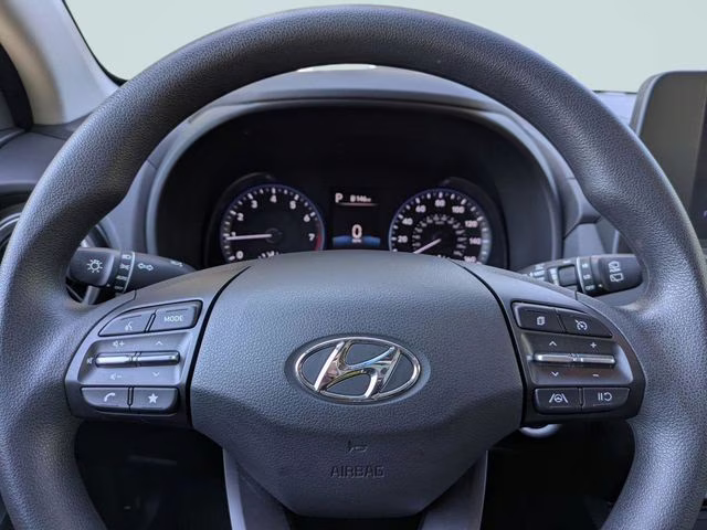 2022 Lunar White Hyundai Kona SEL FWD SUV