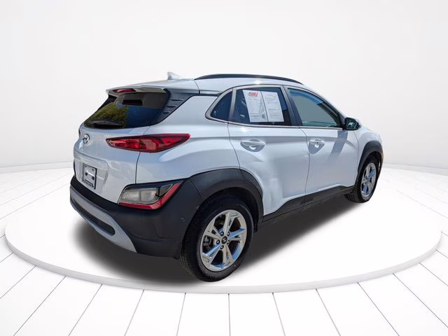 2022 Lunar White Hyundai Kona SEL FWD SUV
