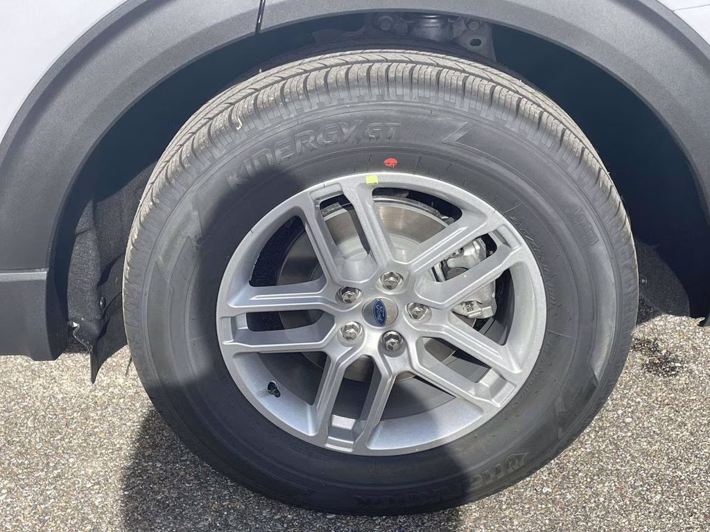 2026 Space White Metallic Ford Explorer Active RWD SUV