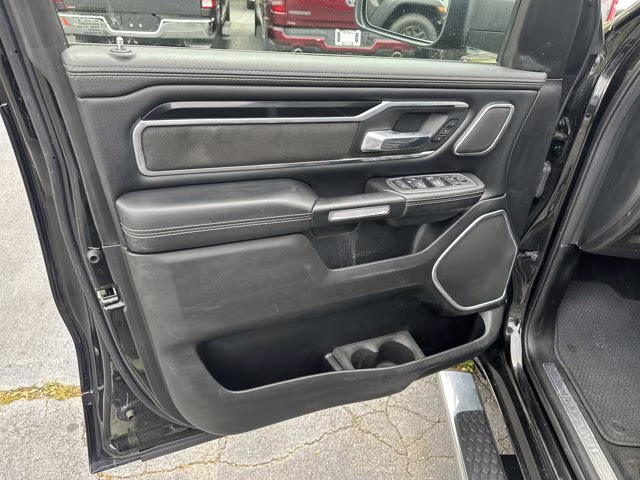 2022 Diamond Black Crystal Pearlcoat Ram 1500 Laramie 4X4 Truck