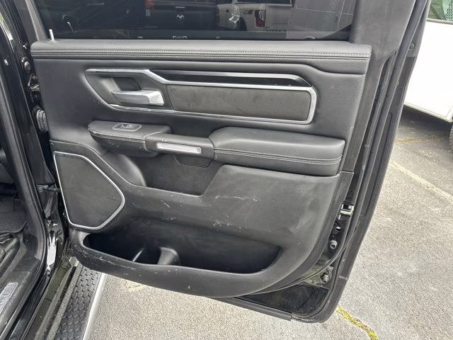 2022 Diamond Black Crystal Pearlcoat Ram 1500 Laramie 4X4 Truck