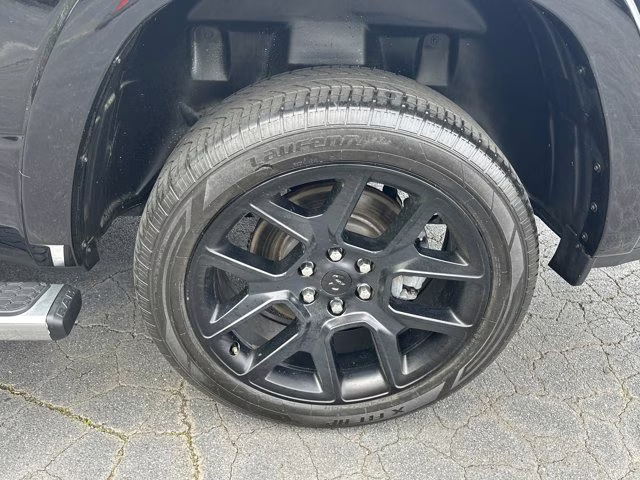 2022 Diamond Black Crystal Pearlcoat Ram 1500 Laramie 4X4 Truck