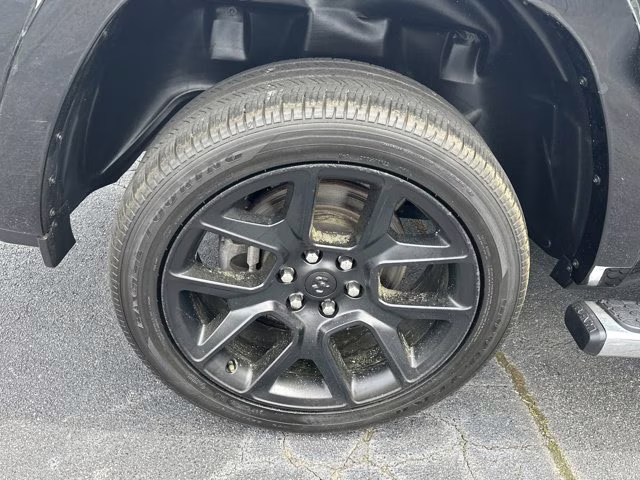 2022 Diamond Black Crystal Pearlcoat Ram 1500 Laramie 4X4 Truck